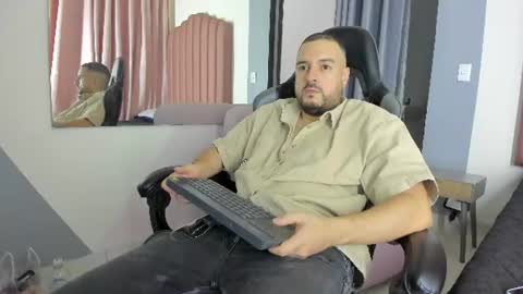 Snapshot of nicola_d_angelo chatting on 07-25-26, 09:34 nicola_d_angelo online show from 07-25-26, 09:34