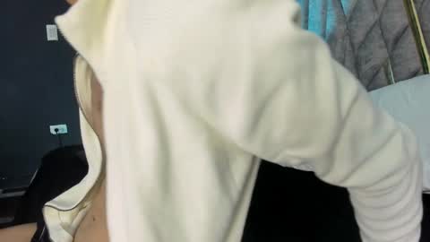 Nicolai online show from 04-25-26, 01:41