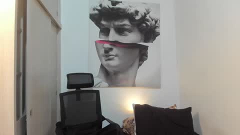 Snapshot of nicolasmuscle chatting on 02-05-25, 12:31 Andres online show from 02-05-25, 12:31