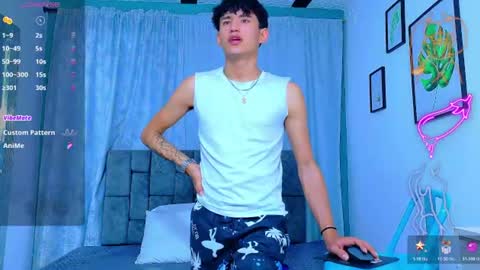 nicolastorres__ online show from 08-04-26, 02:15