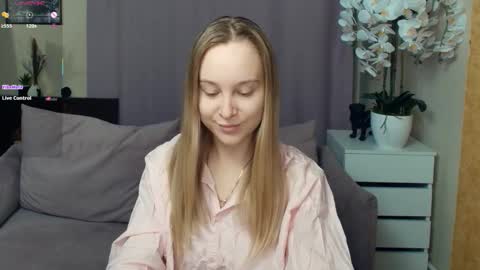 Nicoletta online show from 01-08-26, 07:05