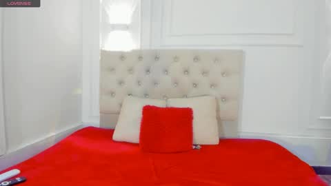 nicole_and_thiago1 online show from 05-30-26, 11:02