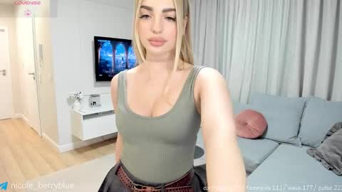 Nicole online show from 12-17-25, 09:21