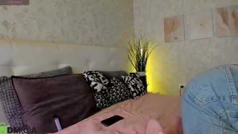 GMT7TueWedThSu 0300am-0900am. Sa 1000am-0400pm online show from 10-28-25, 09:39