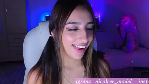 Snapshot of nicole_edwards chatting on 10-25-25, 05:19 Nicole online show from 10-25-25, 05:19