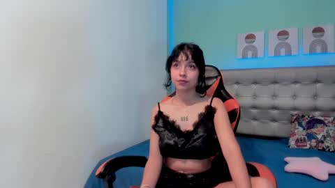 Snapshot of nicole_evan chatting on 12-03-24, 08:50 Nicol online show from 12-03-24, 08:50