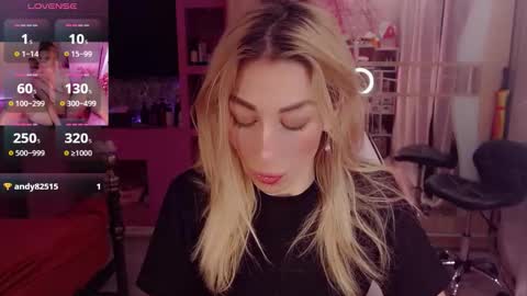 Snapshot of nicole_g0ld_ chatting on 11-30-25, 08:02 Nicole online show from 11-30-25, 08:02