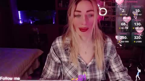 Snapshot of nicole_g0ld_ chatting on 01-17-26, 10:46 Nicole online show from 01-17-26, 10:46