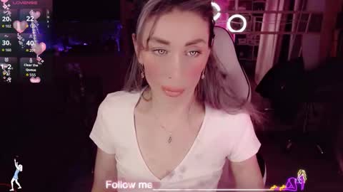 Snapshot of nicole_g0ld_ chatting on 02-06-26, 08:56 Nicole online show from 02-06-26, 08:56