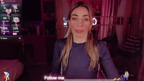 Snapshot of nicole_g0ld_ chatting on 03-15-26, 12:16 Nicole online show from 03-15-26, 12:16