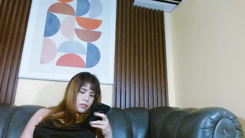 Nicole Ramires online show from 01-14-26, 04:23