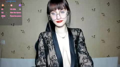 Snapshot of nicoledaviss_ chatting on 05-26-26, 07:43 NicoleDavis online show from 05-26-26, 07:43