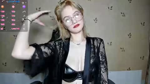 NicoleDavis online show from 06-20-26, 07:16