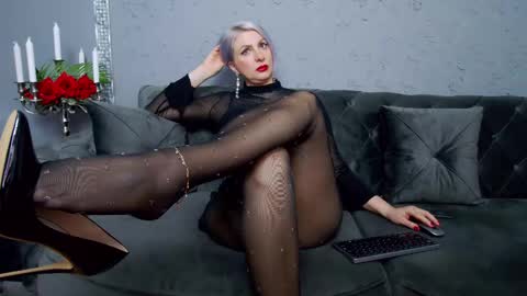 Nicole Domme online show from 02-10-25, 04:36