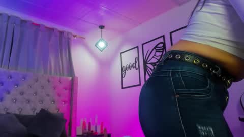 Snapshot of nicolee_millerr chatting on 01-15-26, 12:32 nicolee millerr online show from 01-15-26, 12:32