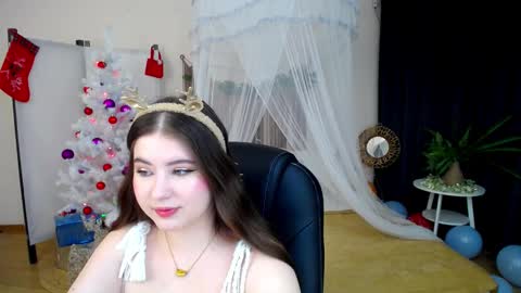 Snapshot of nicolefoxery chatting on 12-23-24, 03:18 nicolefoxery online show from 12-23-24, 03:18