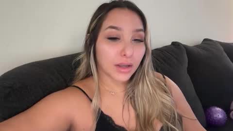 Snapshot of nicolelovesyou444 chatting on 10-21-25, 04:08 nicolelovesyou444 online show from 10-21-25, 04:08