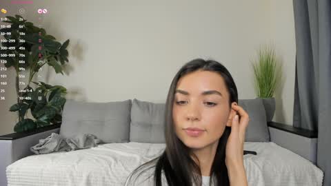 Snapshot of nicoleluuv chatting on 12-12-24, 07:26 Dua Lipa online show from 12-12-24, 07:26