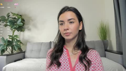 Snapshot of nicoleluuv chatting on 02-03-25, 04:10 Dua Lipa online show from 02-03-25, 04:10