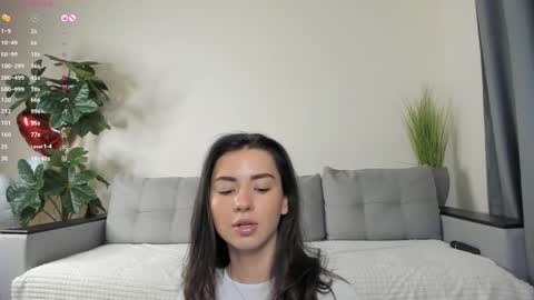 Snapshot of nicoleluuv chatting on 03-05-25, 04:13 Dua Lipa online show from 03-05-25, 04:13