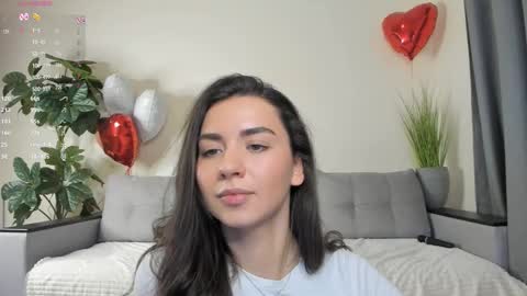 Snapshot of nicoleluuv chatting on 03-07-25, 07:38 Dua Lipa online show from 03-07-25, 07:38
