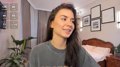 Snapshot of nicoleluuv chatting on 10-30-25, 01:12 Dua Lipa online show from 10-30-25, 01:12