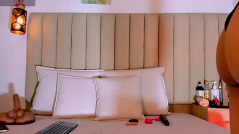 nicolemadrird online show from 07-24-26, 07:56