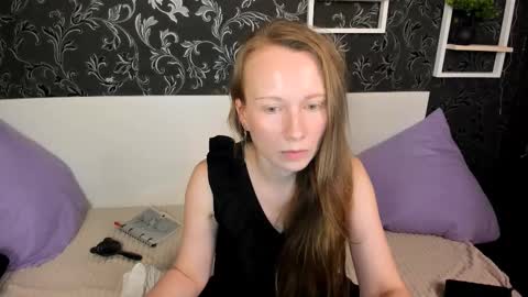 Snapshot of nicolemiless chatting on 03-26-26, 01:06 Nicole online show from 03-26-26, 01:06