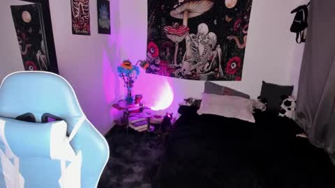 Nicol independent model online show from 02-05-25, 02:08