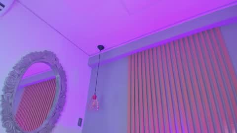 Snapshot of nicolesteele_ chatting on 12-01-25, 08:25 Nicole online show from 12-01-25, 08:25