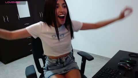 Snapshot of nicoletta_c66 chatting on 03-14-26, 11:21 Nicole online show from 03-14-26, 11:21