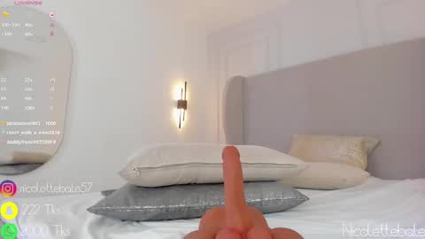 Snapshot of nicolettebale chatting on 02-10-25, 08:10 Nicole online show from 02-10-25, 08:10