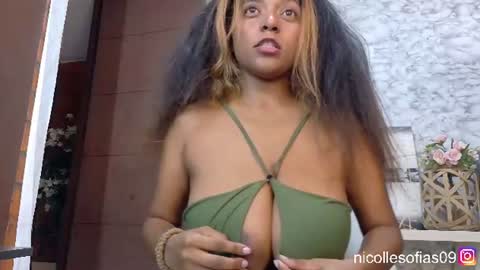 nicolle4 online show from 06-20-26, 07:16