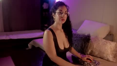 Mrs Nicolle online show from 02-09-25, 01:22