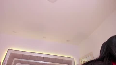 Snapshot of nicolle_foxy chatting on 02-05-25, 07:31 Nicolle online show from 02-05-25, 07:31