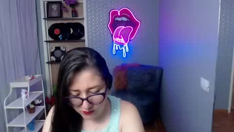 Nicolle  online show from 08-01-26, 11:42