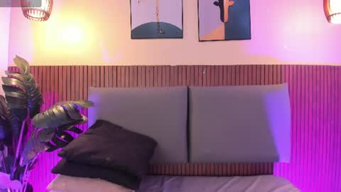 NICOLLE EVANS online show from 07-12-26, 11:56
