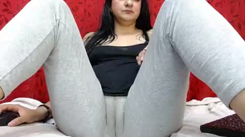Snapshot of nicolleowens chatting on 06-25-26, 09:41 NICOLLE online show from 06-25-26, 09:41