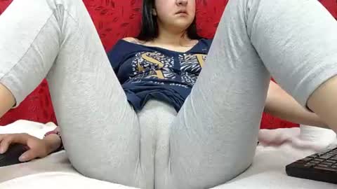 Snapshot of nicolleowens chatting on 07-14-26, 11:54 NICOLLE online show from 07-14-26, 11:54