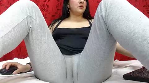 Snapshot of nicolleowens chatting on 07-17-26, 09:52 NICOLLE online show from 07-17-26, 09:52