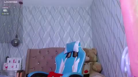 Nicolle Miley online show from 02-25-25, 06:47