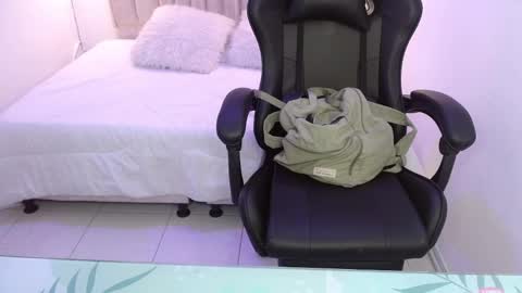 Nicollet online show from 04-14-26, 03:12