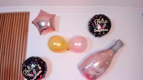 Snapshot of nicolwhite chatting on 10-11-25, 12:47 Nicol online show from 10-11-25, 12:47