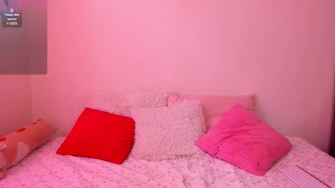 Snapshot of niela_go chatting on 09-27-25, 05:18 Niela online show from 09-27-25, 05:18