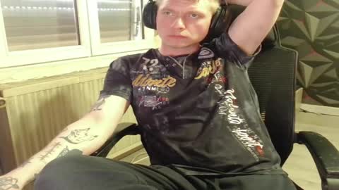 Snapshot of niglo620 chatting on 04-21-26, 01:06 niglo620 online show from 04-21-26, 01:06