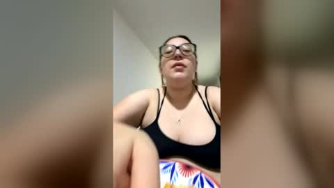Snapshot of niickyjones chatting on 05-21-26, 04:25 Anni online show from 05-21-26, 04:25
