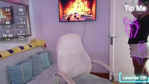 Nicolle Bustamante online show from 05-12-26, 10:34