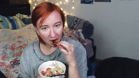 Snapshot of nika_fuchs chatting on 12-24-24, 05:16 Nika online show from 12-24-24, 05:16