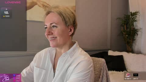 Nika online show from 01-19-25, 02:38