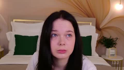 Snapshot of nikaflowers chatting on 06-22-26, 02:13 Nika online show from 06-22-26, 02:13